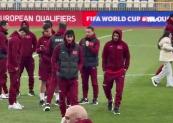 Final öncesi sahaya indiler! Ay-yıldızlılar Priştine’de