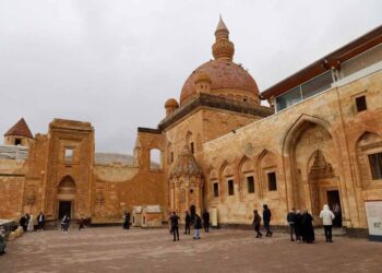 İshak Paşa Sarayı 235 yıldır tarih ve turizmin buluşma noktası