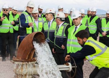 Avrupa’nın tarım devi Dikili’de doğuyor! 10 milyar dolarlık sera üssü yükseliyor