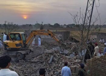 Pakistan’da kanlı gece: Karakol hedef alındı