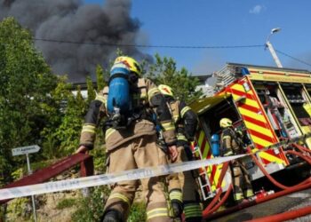 Norveç’te 100 yılın yangın faciası  onlarca ev küle döndü