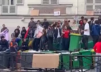 Fransa’da eğitim protestoları büyüyor: Liselerin girişleri kapatıldı