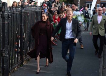 Harry ve Meghan 6 yıl sonra İngiltere’de halkın karşısına çıktı